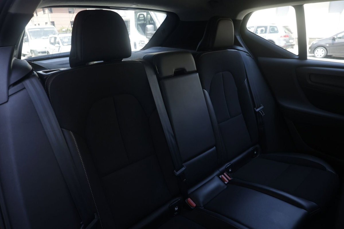 Volvo XC40 D3 AWD Geartronic R-design (14)