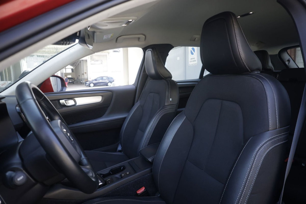 Volvo XC40 D3 AWD Geartronic R-design (17)