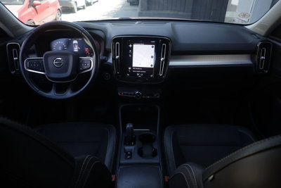 Volvo XC40 D3 AWD Geartronic R-design (2)