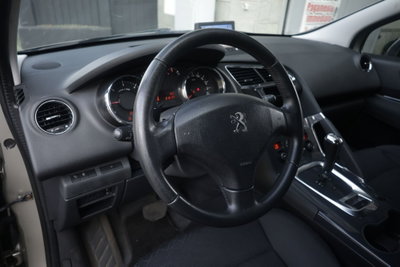 Peugeot 3008 1.6 e-HDi 115CV ETG6 Stop&Start Allure (15)
