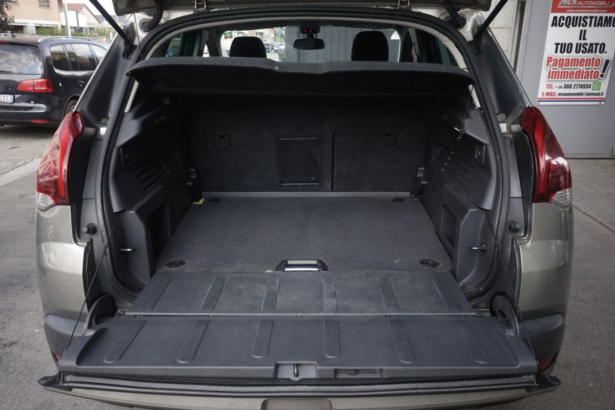 Peugeot 3008 1.6 e-HDi 115CV ETG6 Stop&Start Allure (19)