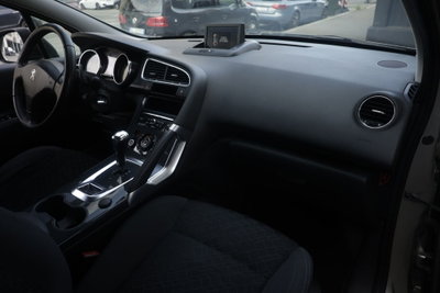Peugeot 3008 1.6 e-HDi 115CV ETG6 Stop&Start Allure (9)