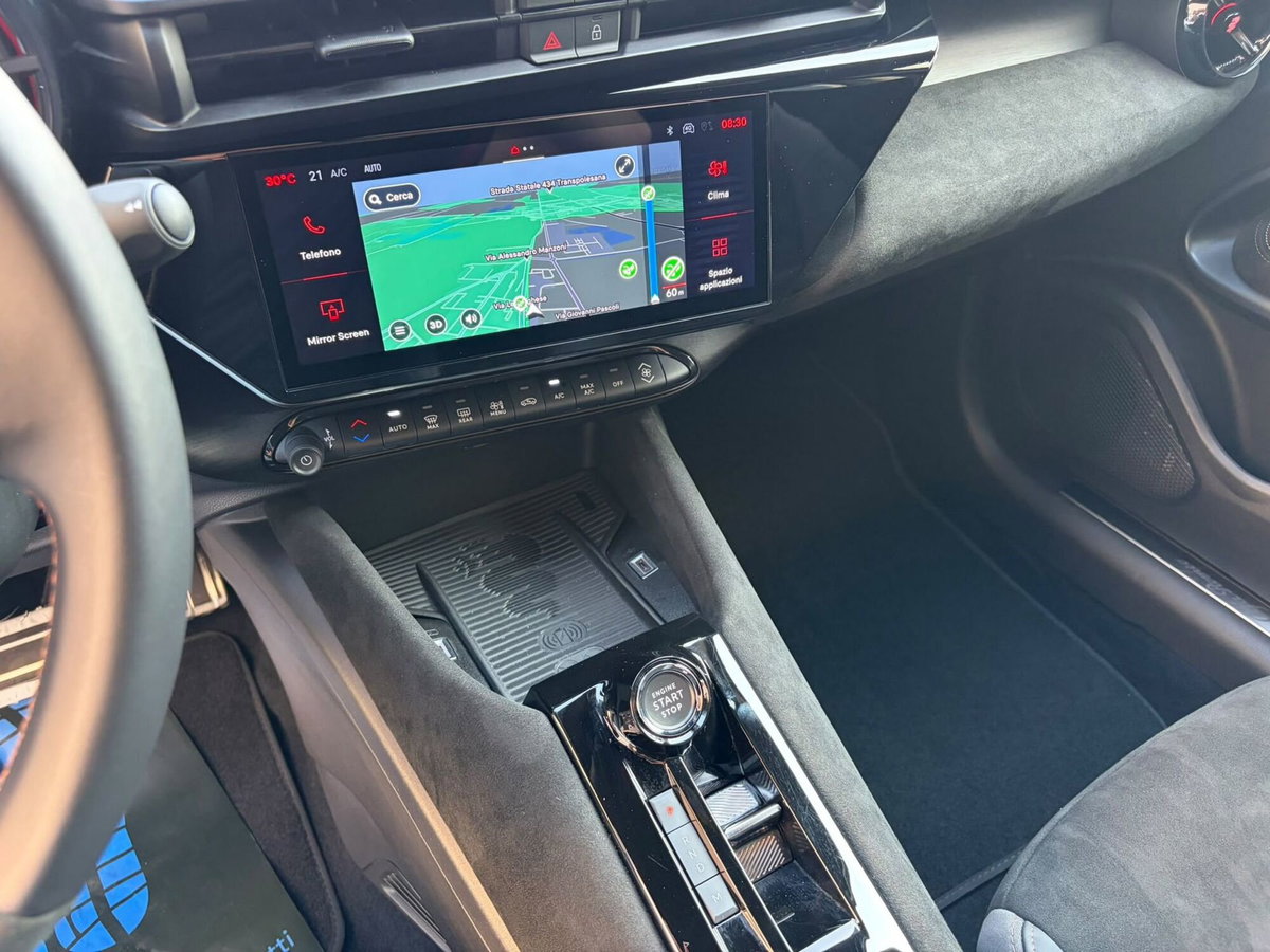 Alfa Romeo Junior 1.2 ibrida Q4 Intensa 145cv edct6 (11)