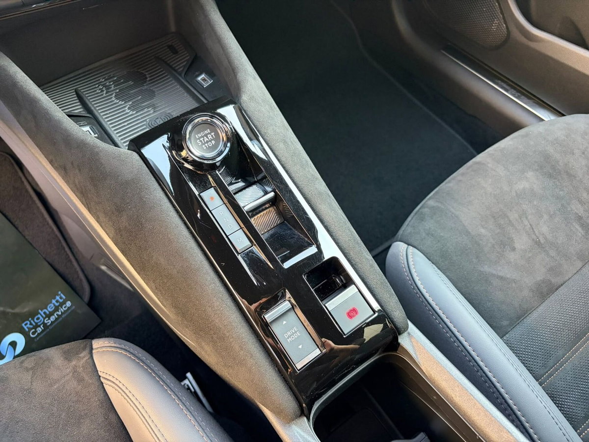 Alfa Romeo Junior 1.2 ibrida Q4 Intensa 145cv edct6 (12)