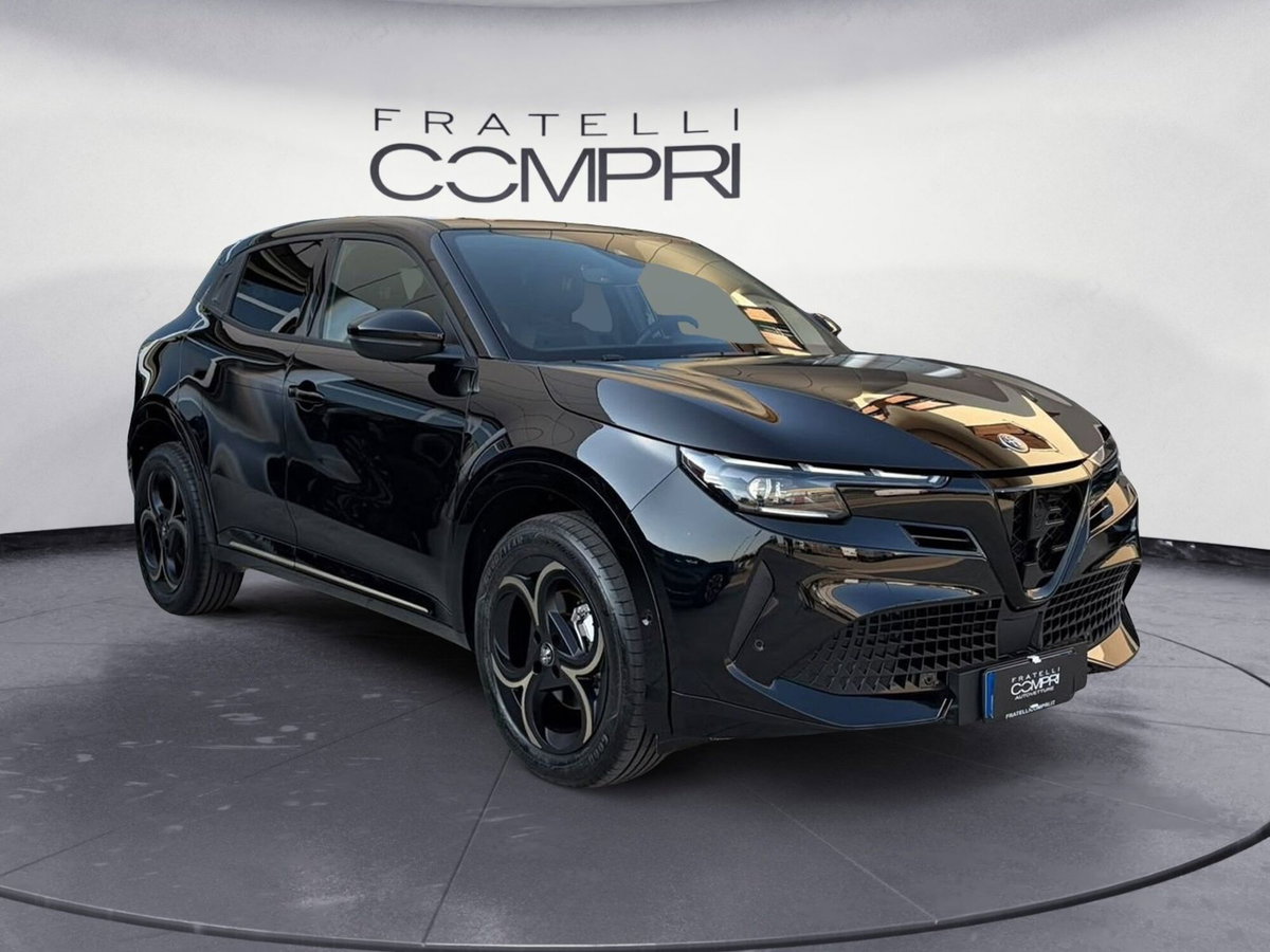 Alfa Romeo Junior 1.2 ibrida Q4 Intensa 145cv edct6 (2)