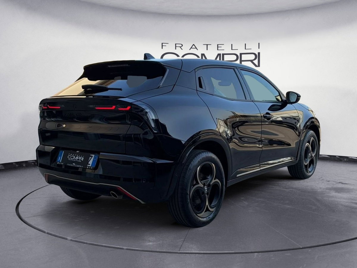 Alfa Romeo Junior 1.2 ibrida Q4 Intensa 145cv edct6 (3)