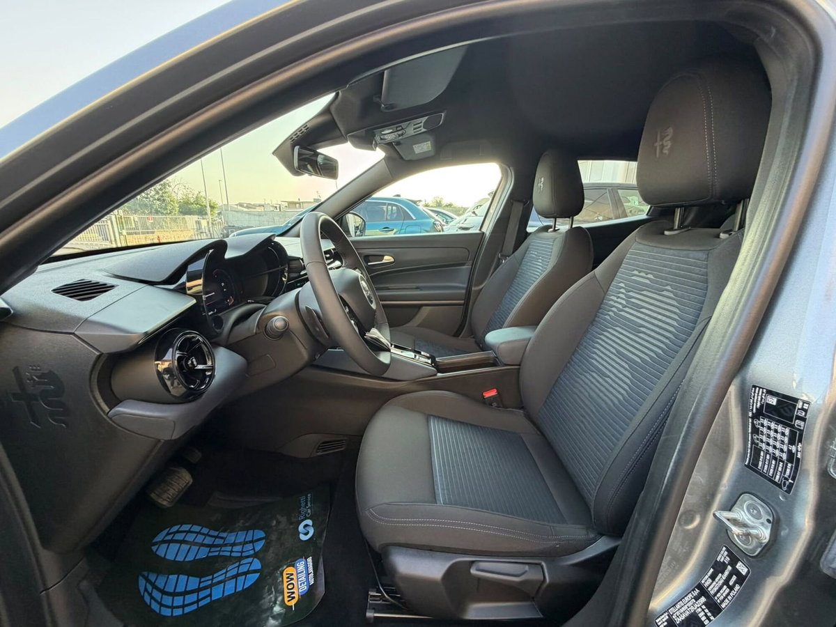 Alfa Romeo Junior 1.2 ibrida 145cv edct6 (10)