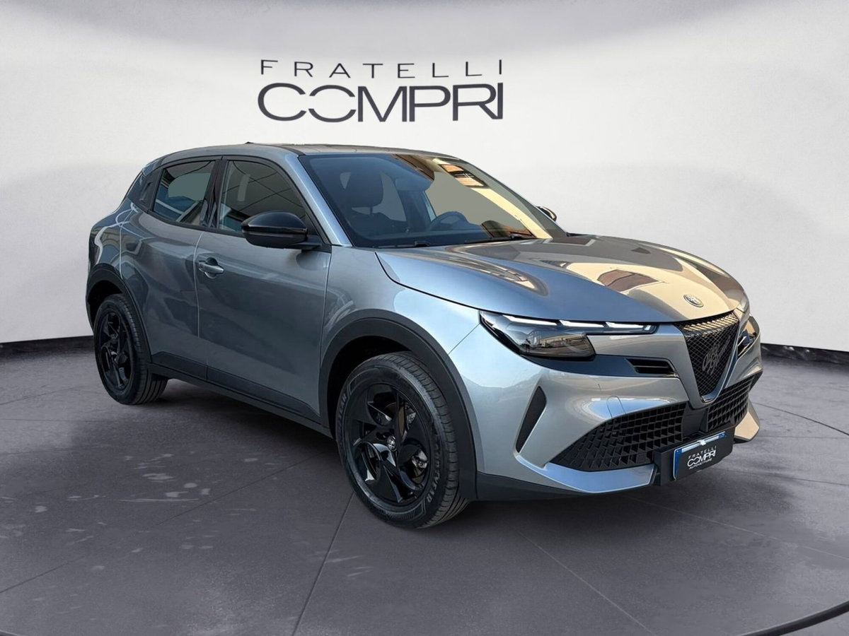 Alfa Romeo Junior 1.2 ibrida 145cv edct6 (2)