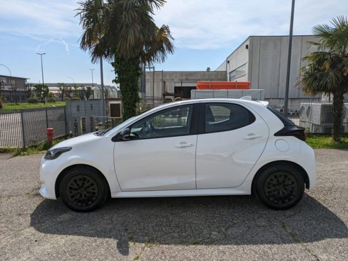 Toyota Yaris 1.0 5 porte Trend (2)