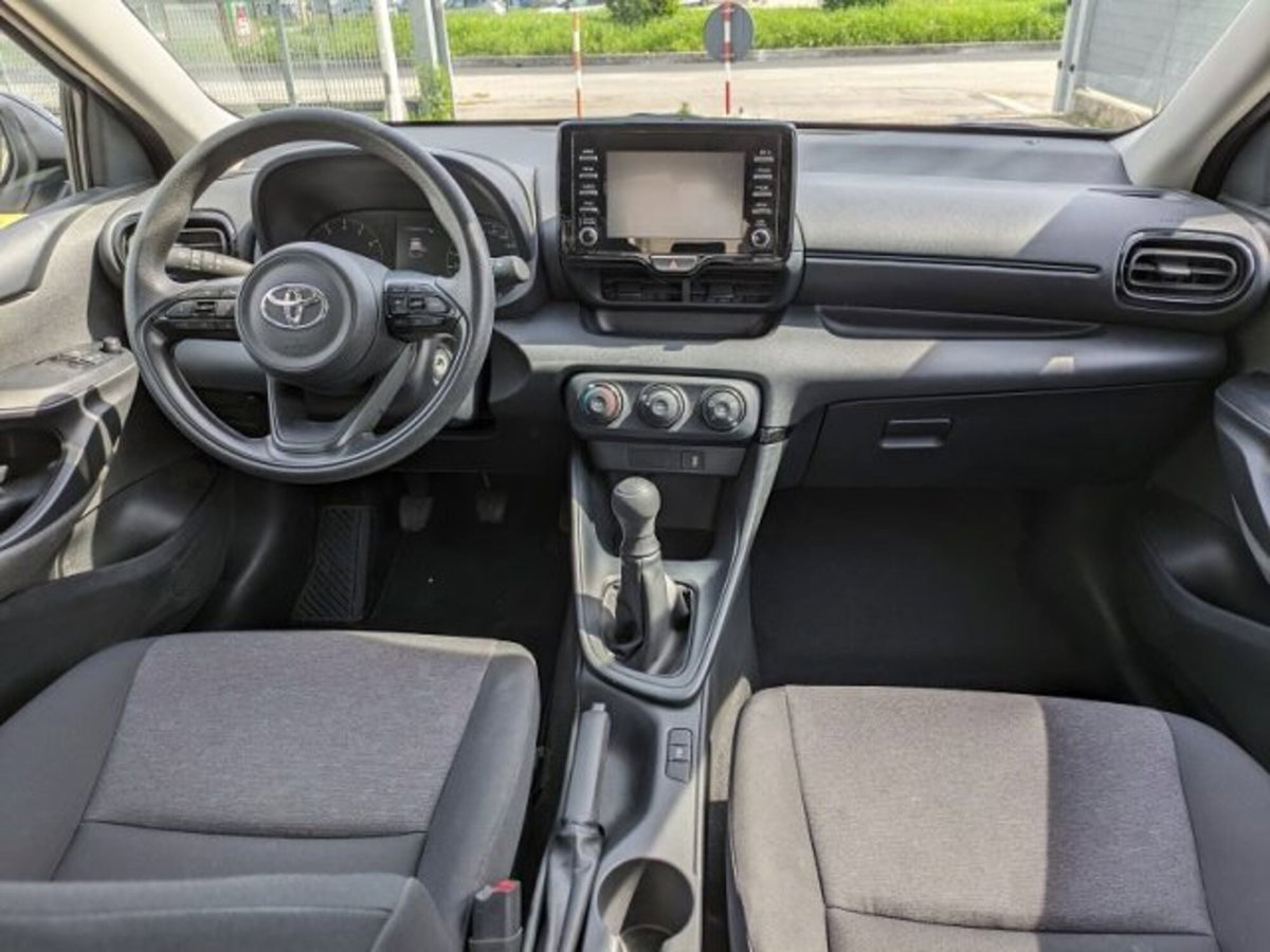 Toyota Yaris 1.0 5 porte Trend (4)