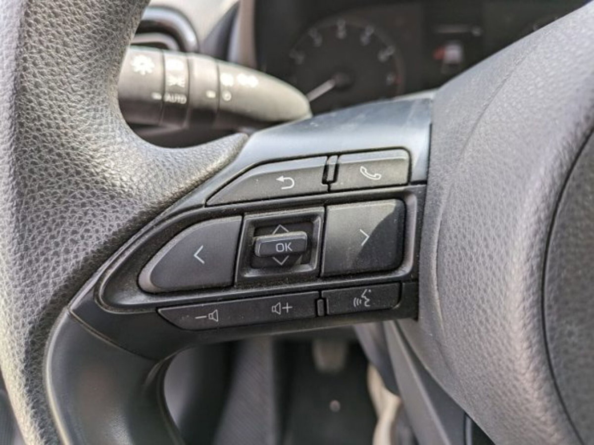 Toyota Yaris 1.0 5 porte Trend (7)