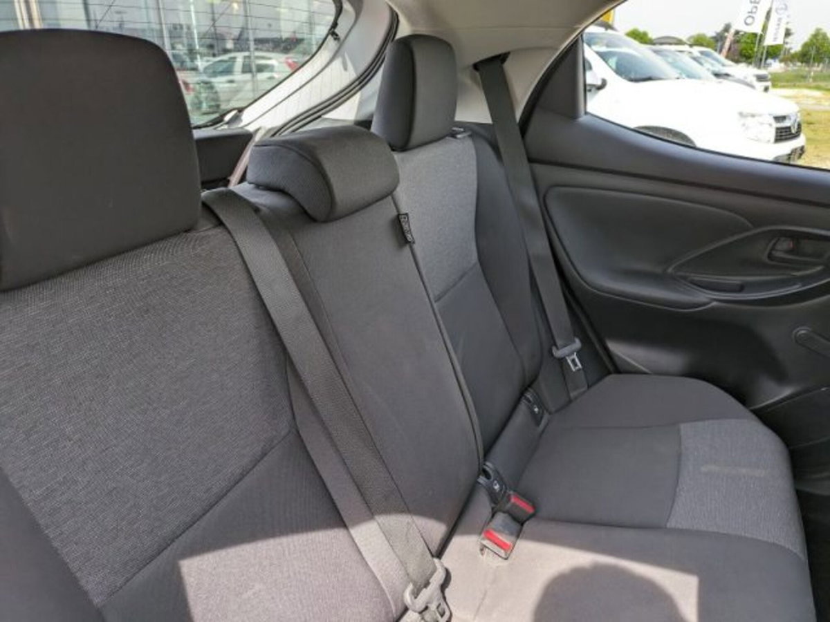 Toyota Yaris 1.0 5 porte Trend (8)