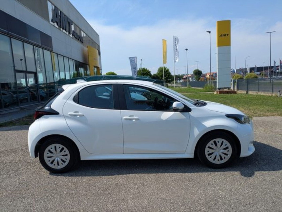 Toyota Yaris 1.0 5 porte Now GPL (3)
