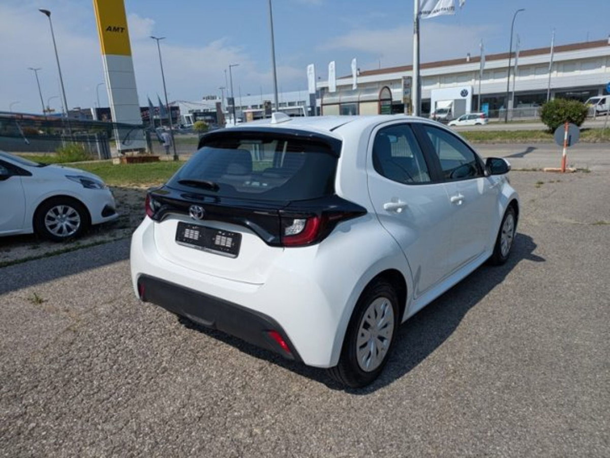 Toyota Yaris 1.0 5 porte Now GPL (5)