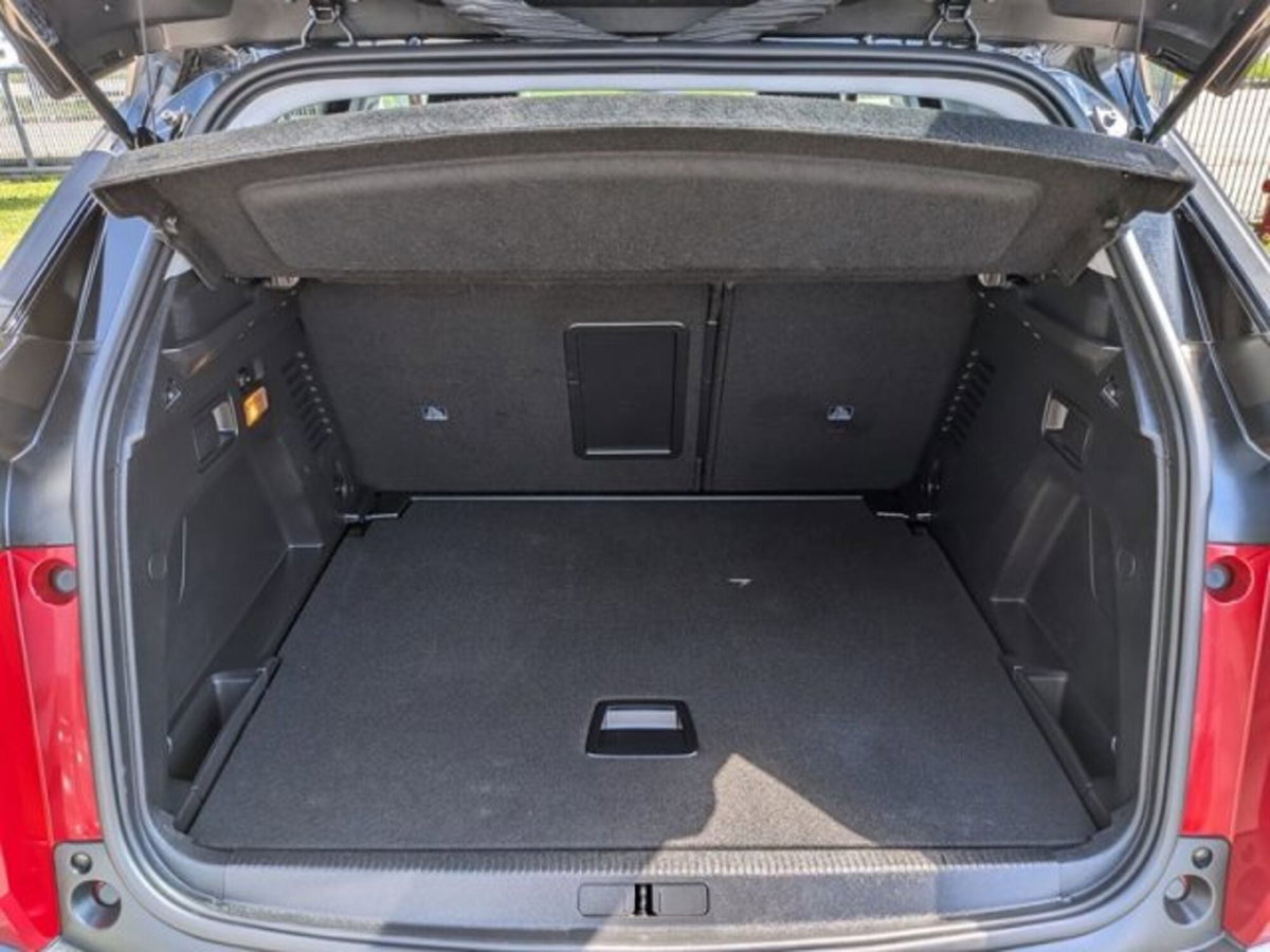 Peugeot 3008 PureTech Turbo 130 S&S EAT8 Allure (9)
