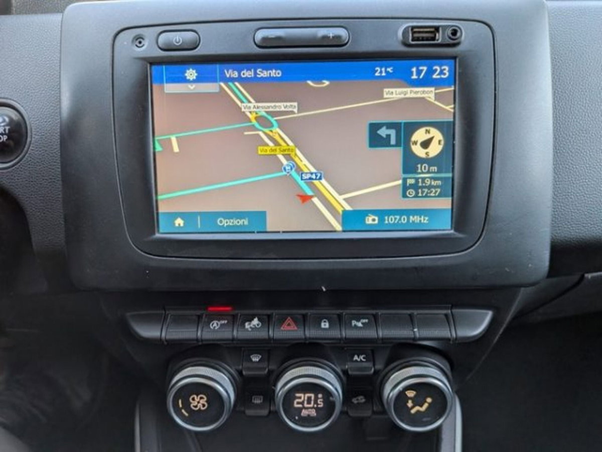Dacia Duster 1.0 TCe 100 CV ECO-G 4x2 Prestige (8)