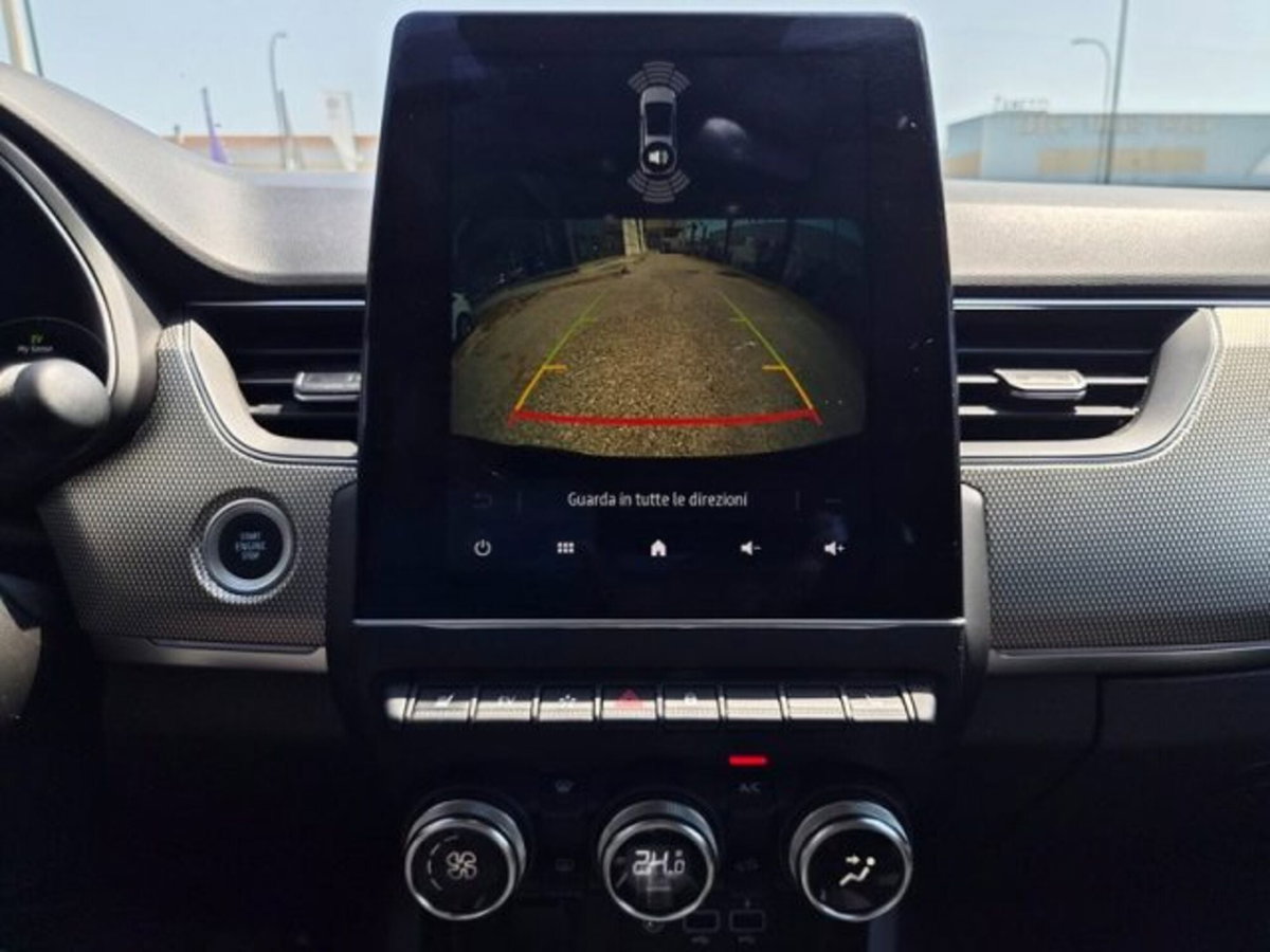Renault Arkana Hybrid E-Tech 145 CV Techno (8)