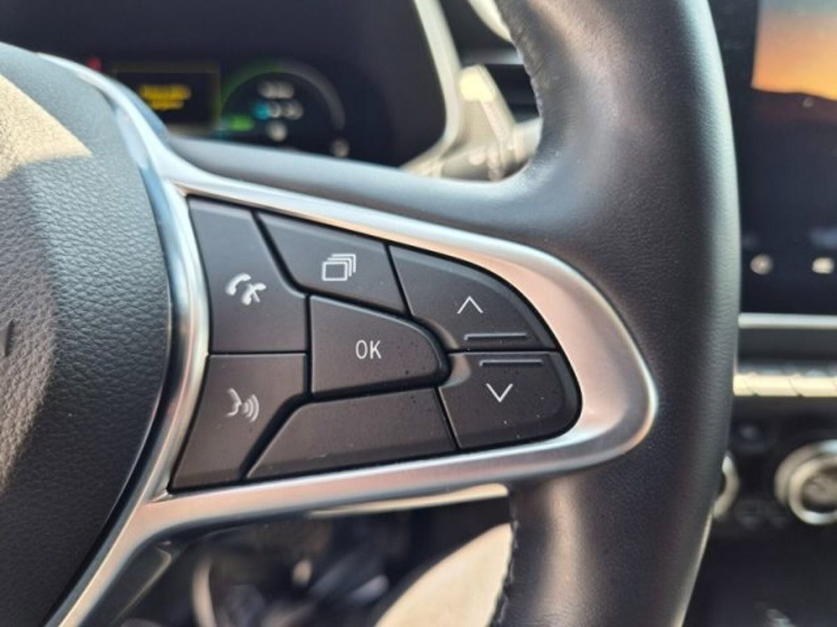 Renault Arkana Hybrid E-Tech 145 CV Techno (9)