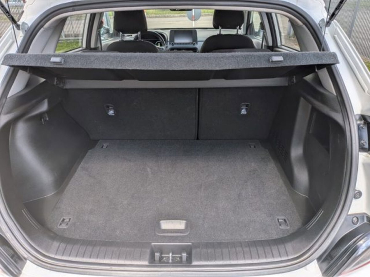 Hyundai Kona 1.6 CRDI Hybrid 48V iMT XTech (9)