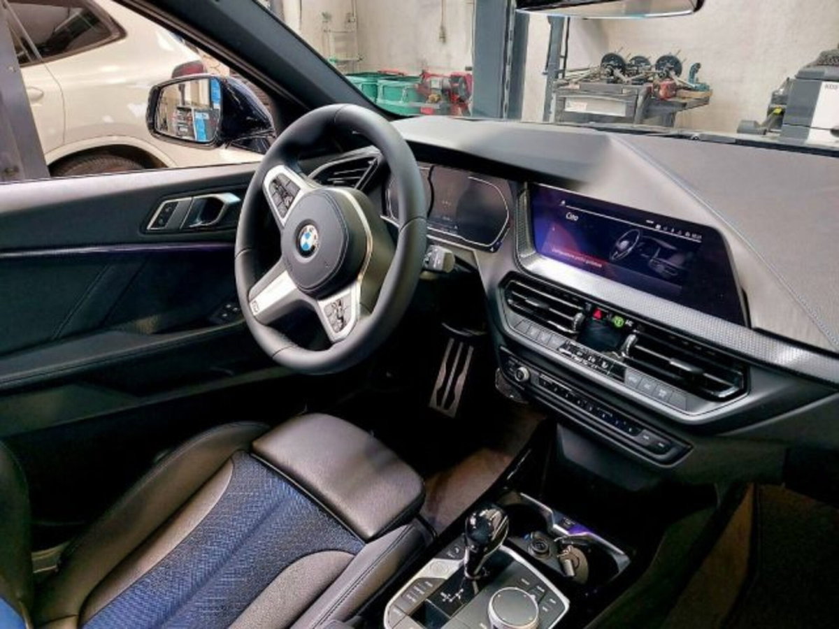 BMW Serie 1 116d 2.0 116CV cat 5 porte Attiva DPF (5)
