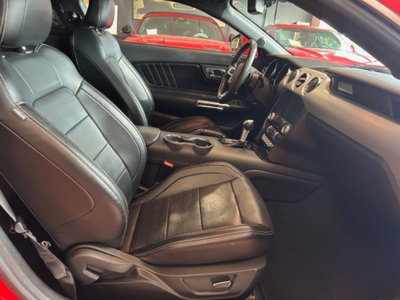 Ford Mustang Coupé Fastback 2.3 EcoBoost (17)
