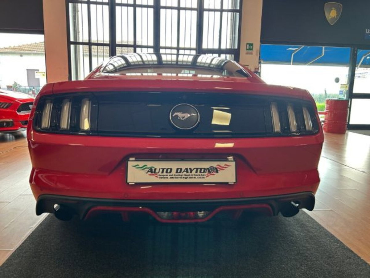Ford Mustang Coupé Fastback 2.3 EcoBoost (9)