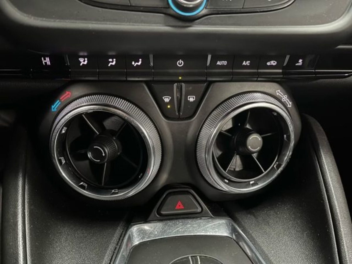 Chevrolet Camaro Coupé 6.2L V8 aut. Coupé (10)