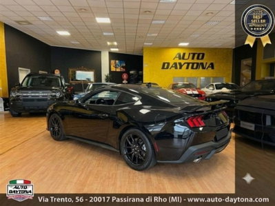 Ford Mustang Coupé Fastback 2.3 EcoBoost (4)