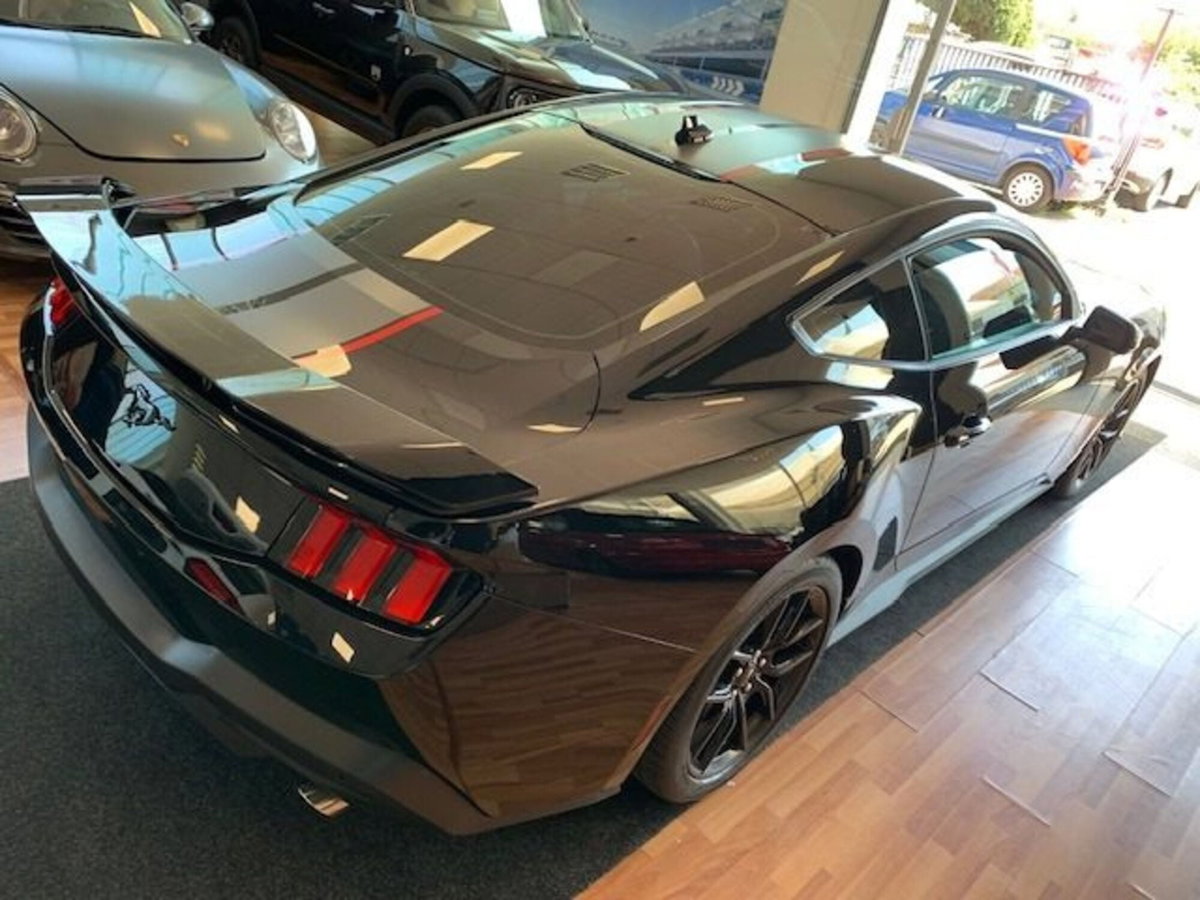 Ford Mustang Coupé Fastback 2.3 EcoBoost (8)