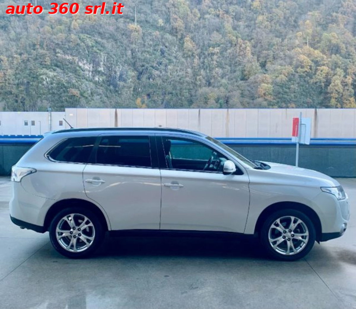 Mitsubishi Outlander 2.2 DI-D 4WD Instyle 7p. (4)