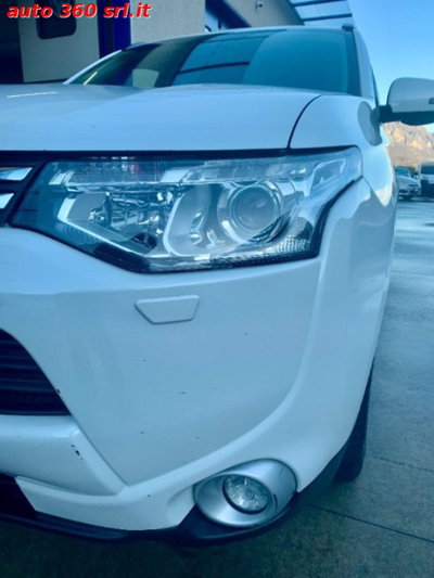 Mitsubishi Outlander 2.2 DI-D 4WD Instyle 7p. (5)