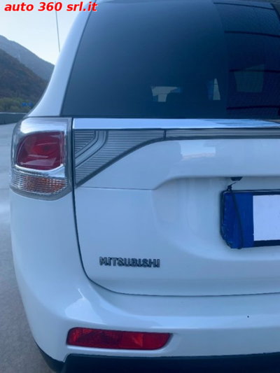 Mitsubishi Outlander 2.2 DI-D 4WD Instyle 7p. (6)