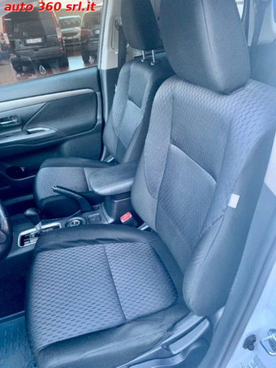 Mitsubishi Outlander 2.2 DI-D 4WD Instyle 7p. (7)