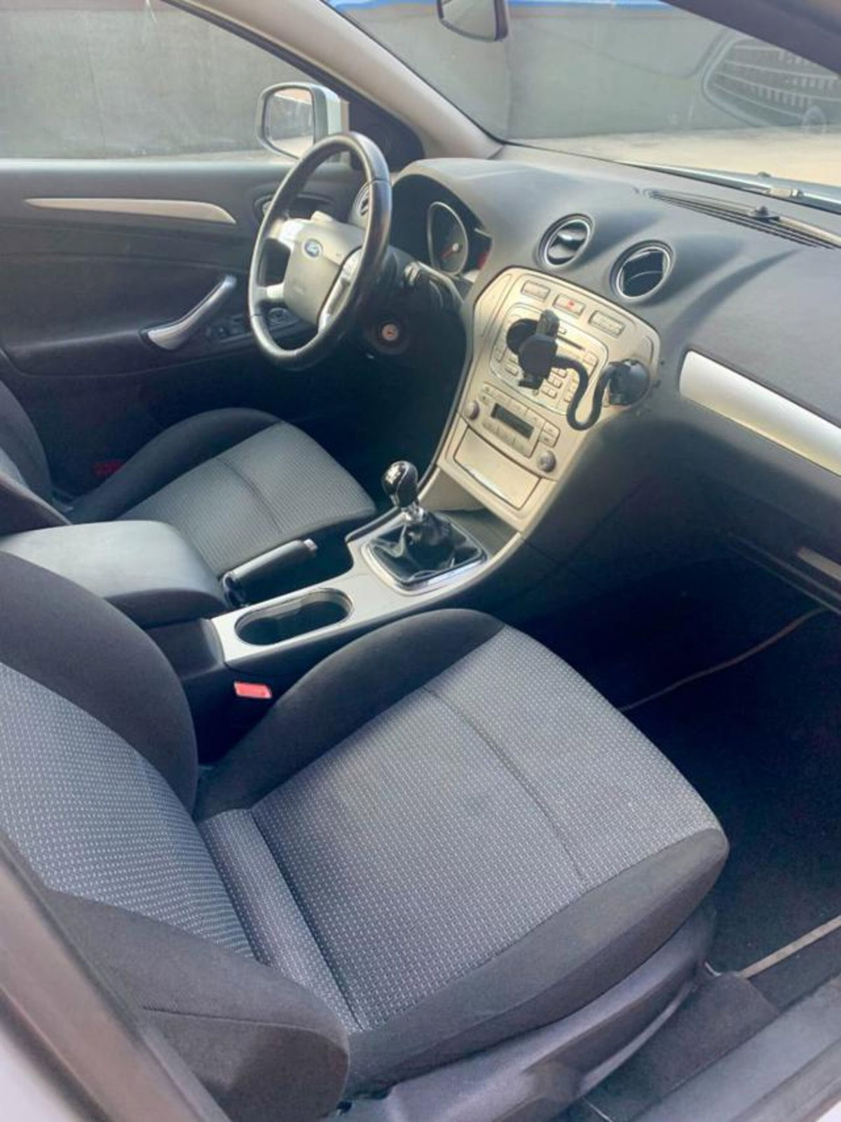 Ford Mondeo Station Wagon 1.8 TDCi 125 CV Statio Wagon Ghia (13)