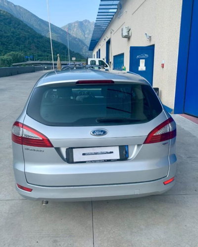 Ford Mondeo Station Wagon 1.8 TDCi 125 CV Statio Wagon Ghia (3)