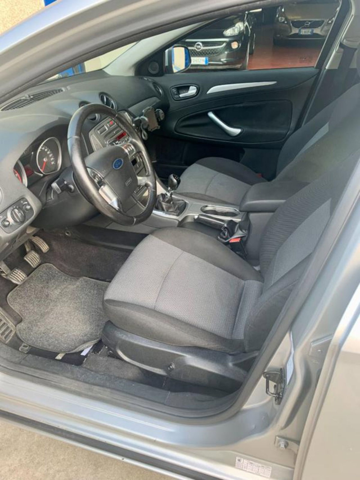 Ford Mondeo Station Wagon 1.8 TDCi 125 CV Statio Wagon Ghia (7)