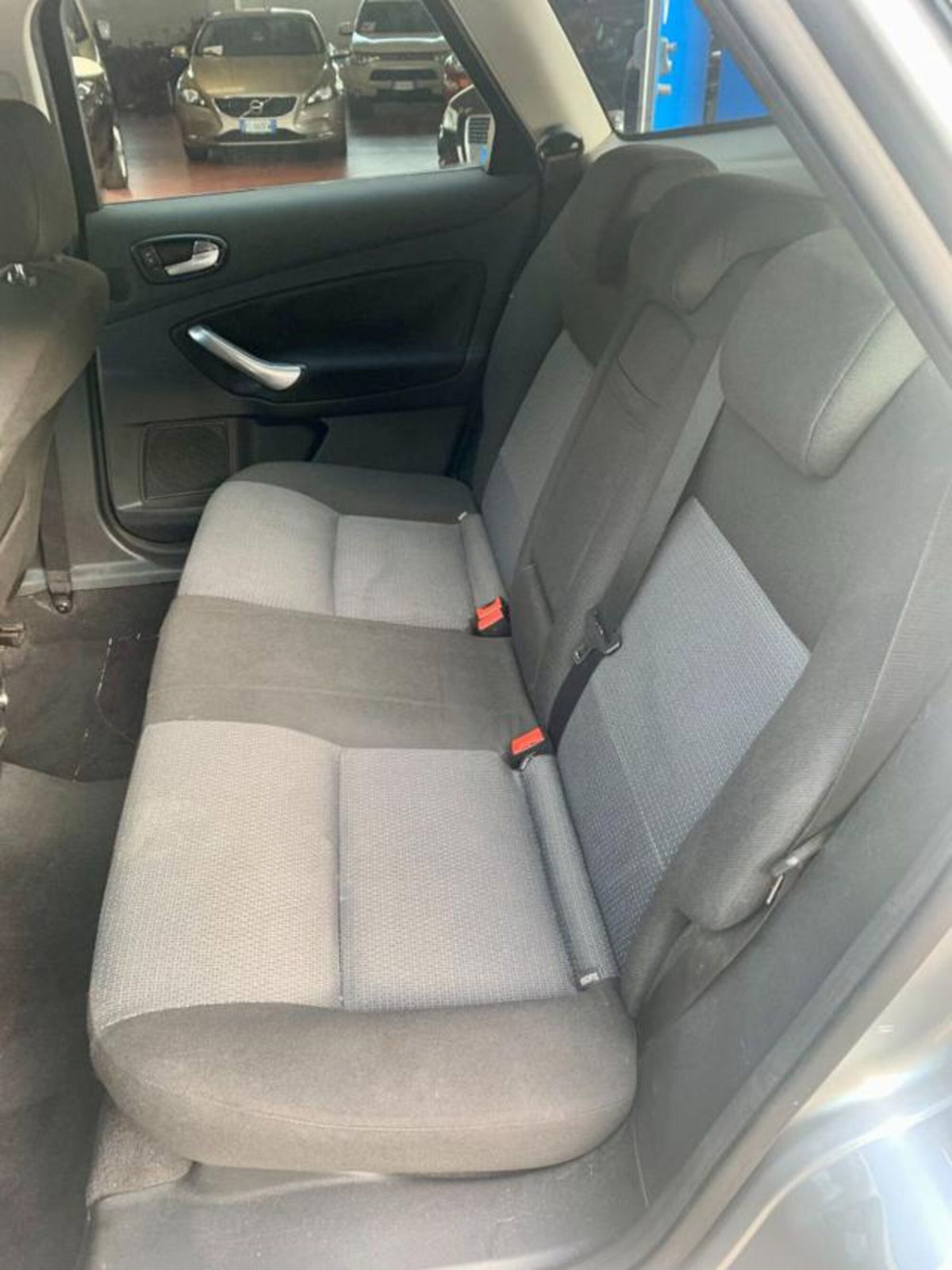 Ford Mondeo Station Wagon 1.8 TDCi 125 CV Statio Wagon Ghia (8)