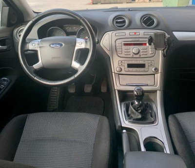 Ford Mondeo Station Wagon 1.8 TDCi 125 CV Statio Wagon Ghia (9)