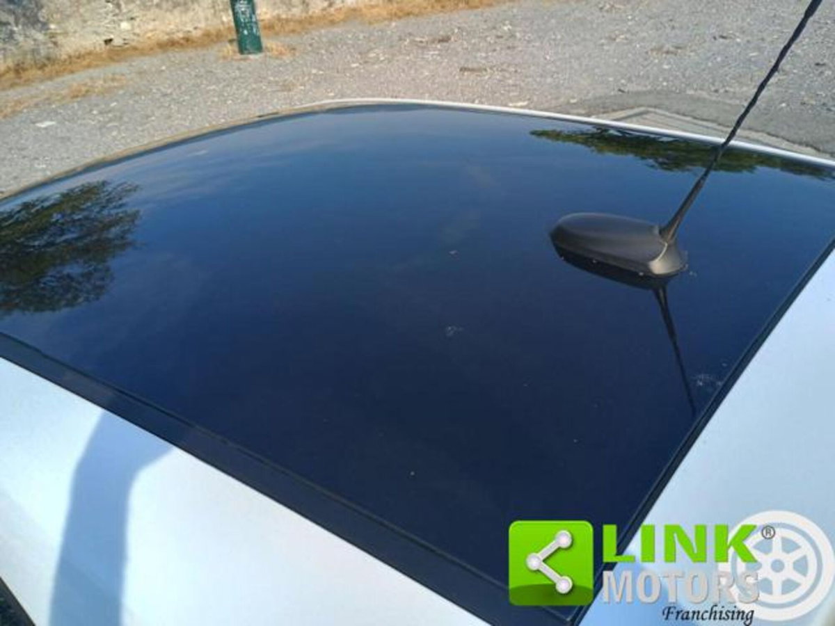 Opel Corsa Coupé 1.4 90CV GPL Tech b-Color (11)