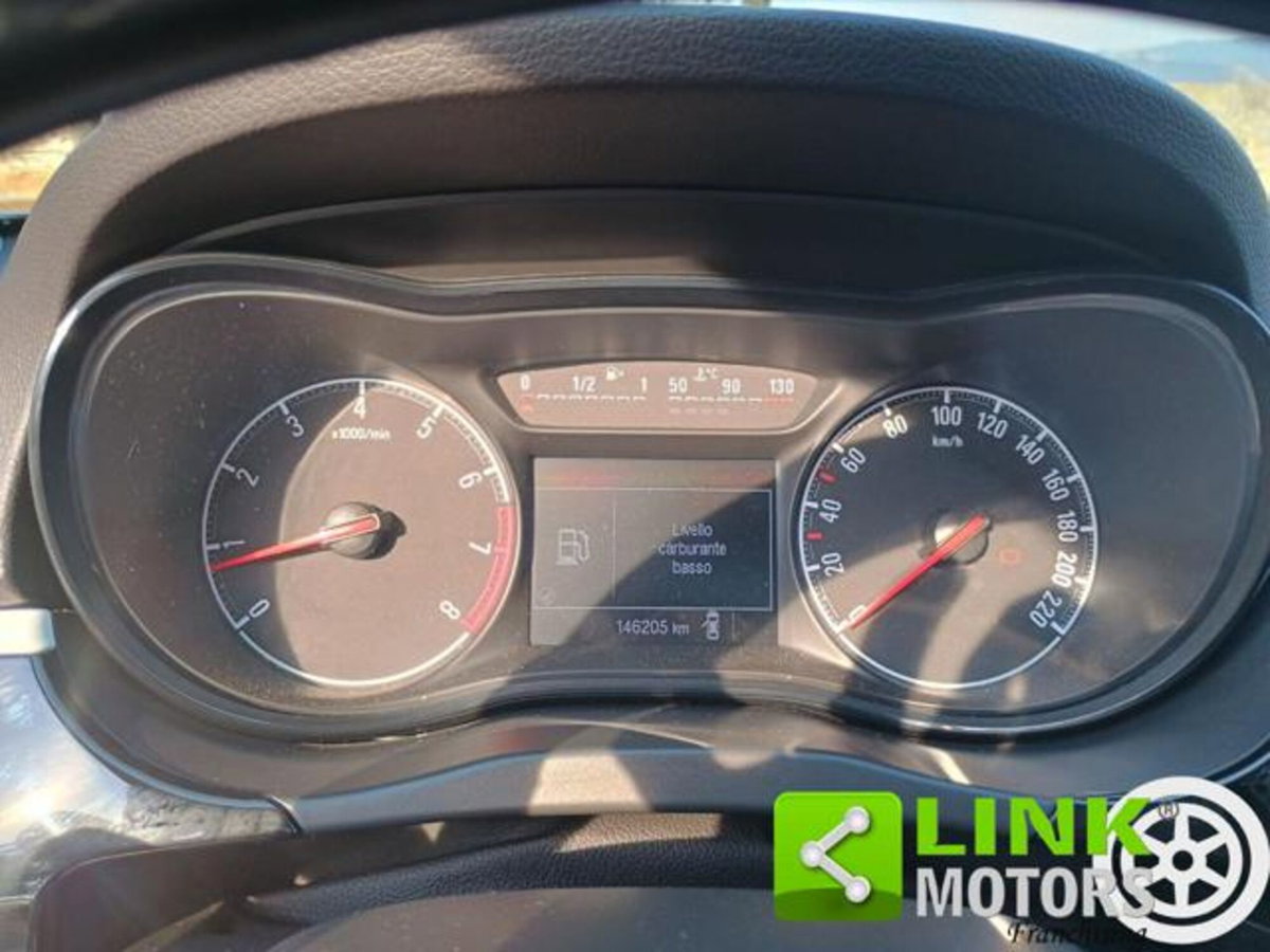 Opel Corsa Coupé 1.4 90CV GPL Tech b-Color (17)