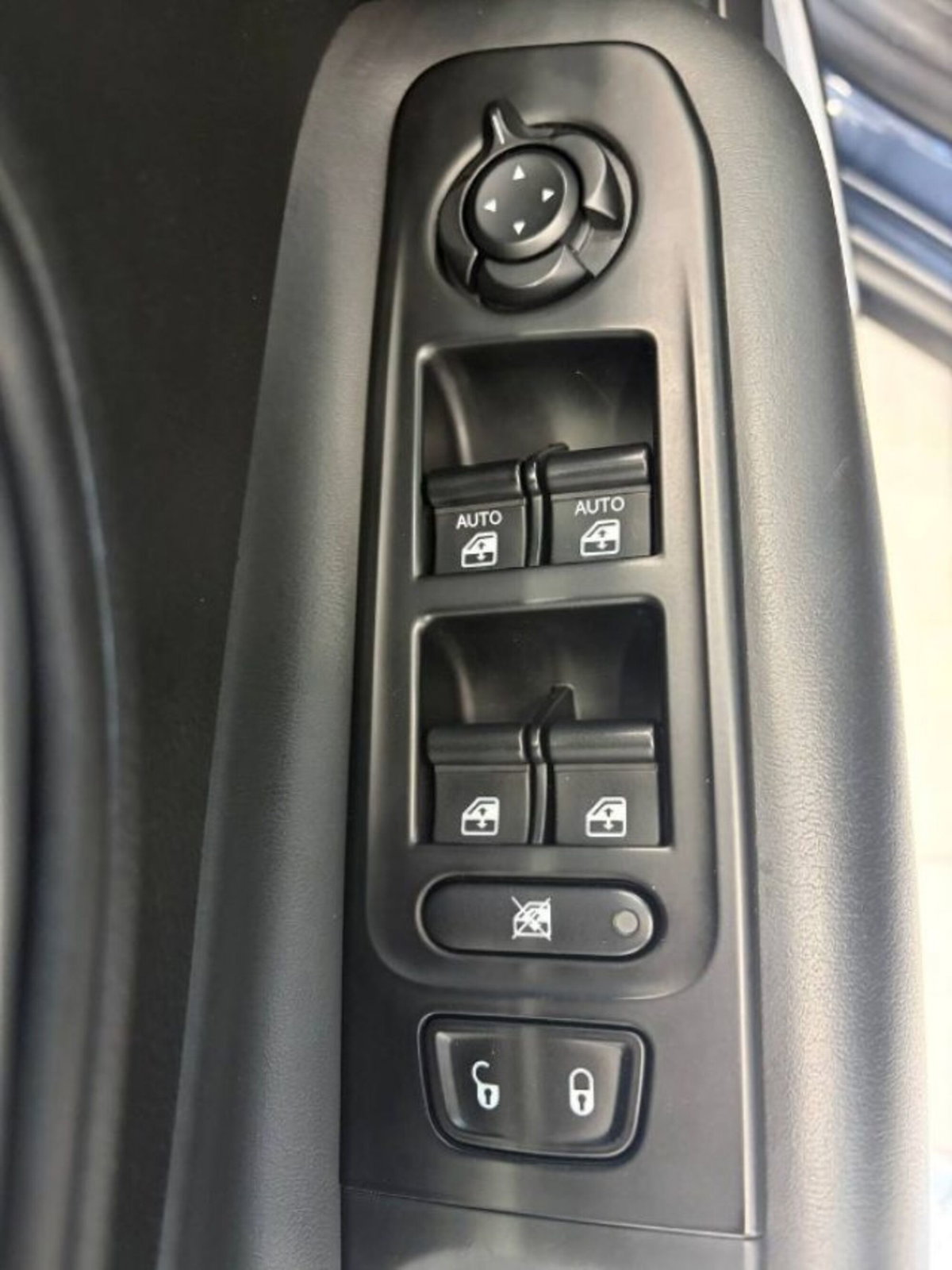 Jeep Renegade 1.6 Mjt 130 CV Limited (12)