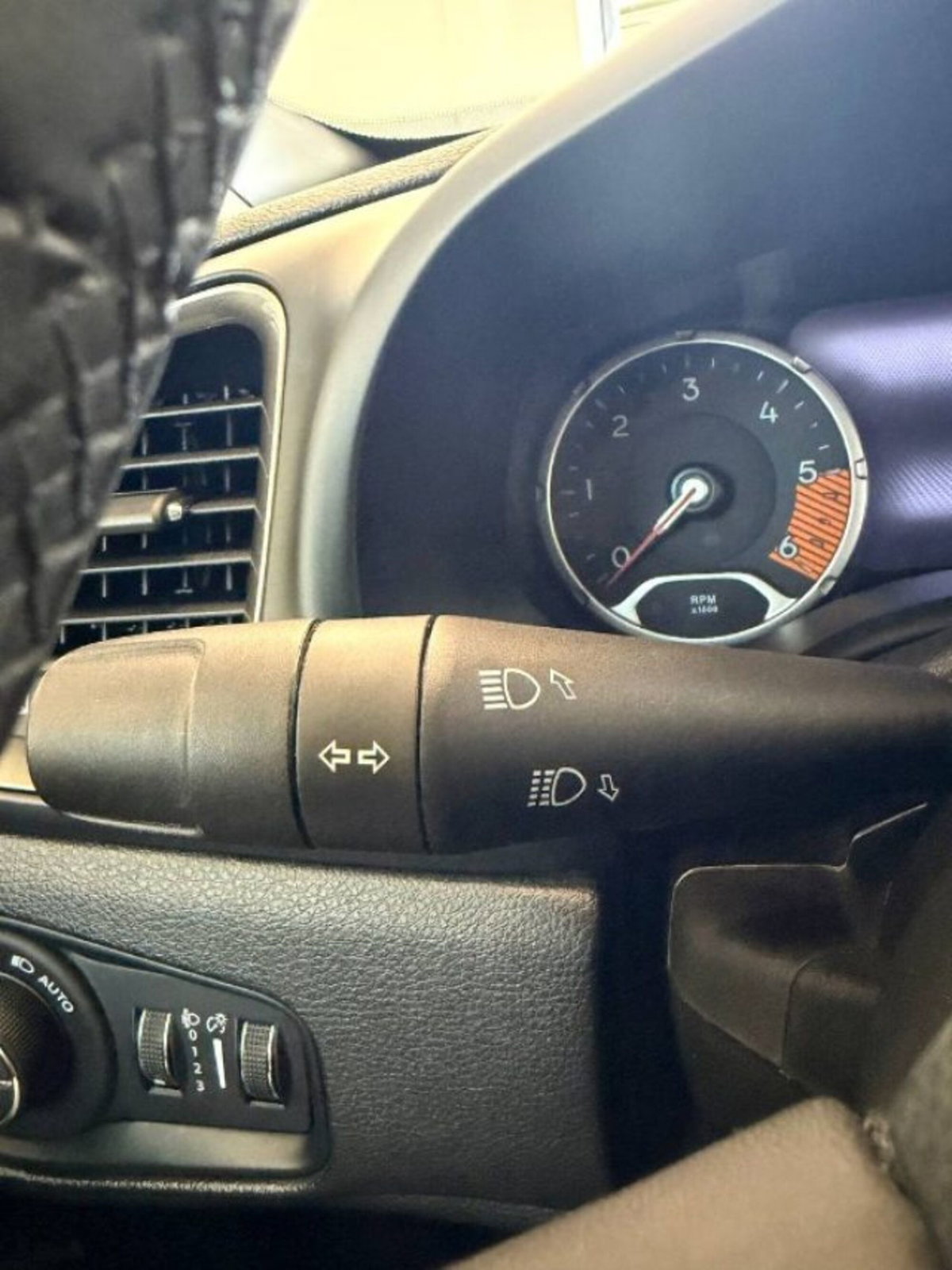 Jeep Renegade 1.6 Mjt 130 CV Limited (16)