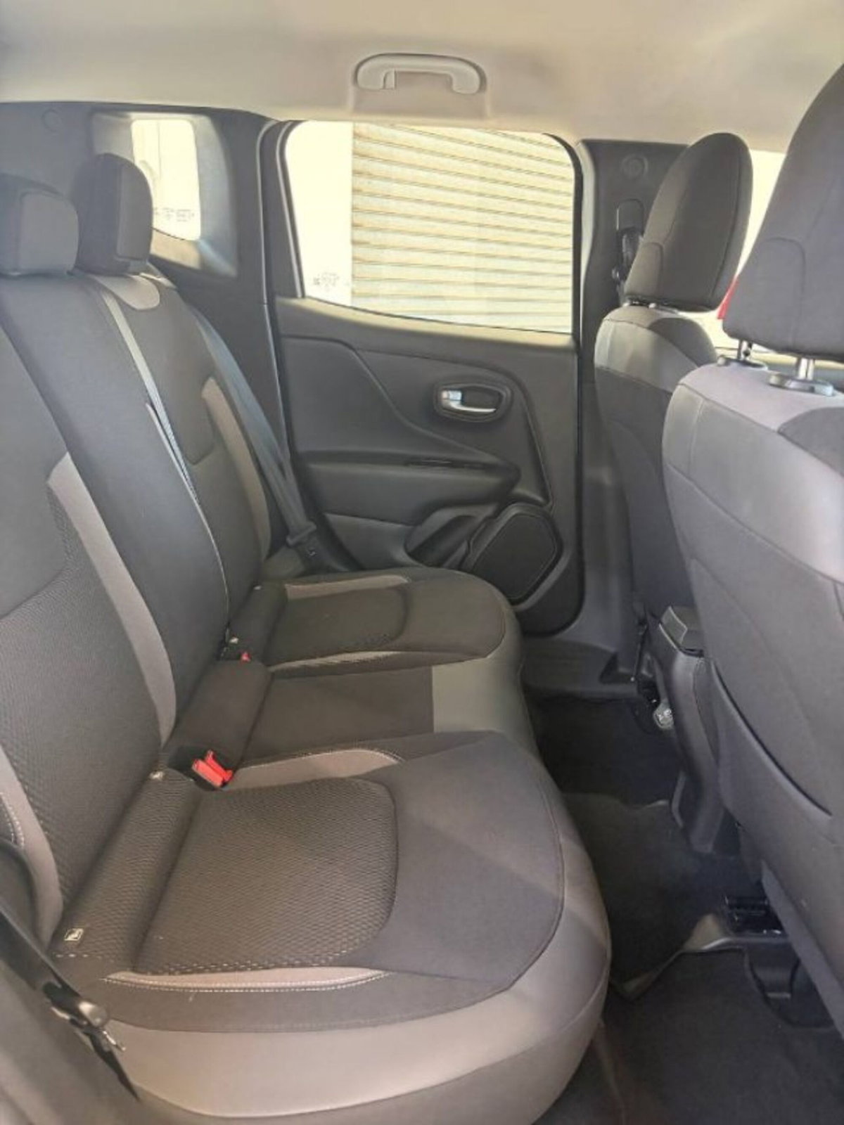 Jeep Renegade 1.6 Mjt 130 CV Limited (7)