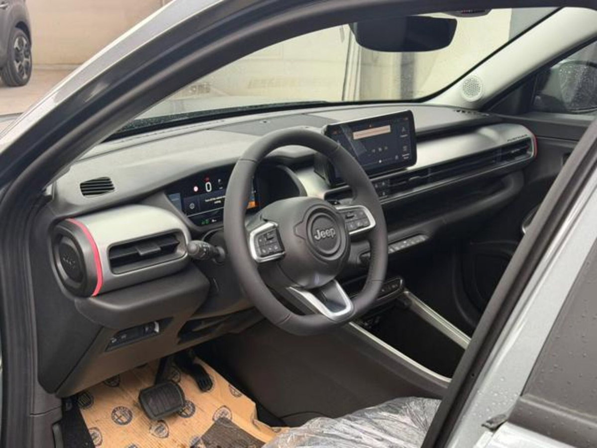 Jeep Avenger 1.2 turbo Summit fwd 100cv (7)
