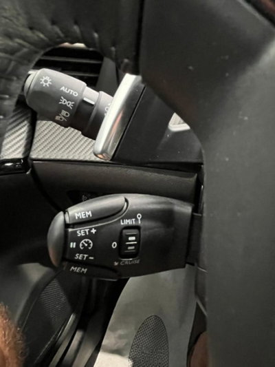 Peugeot 2008 1.2 hybrid Active 136cv e-dcs6 (15)