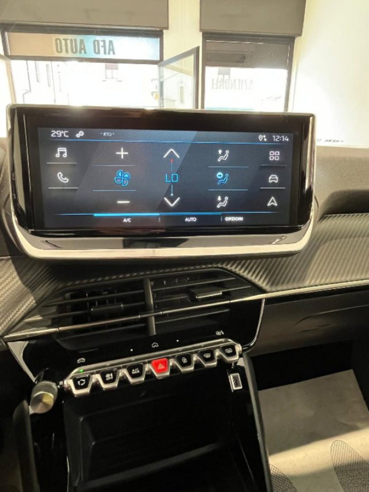 Peugeot 2008 1.2 hybrid Active 136cv e-dcs6 (16)