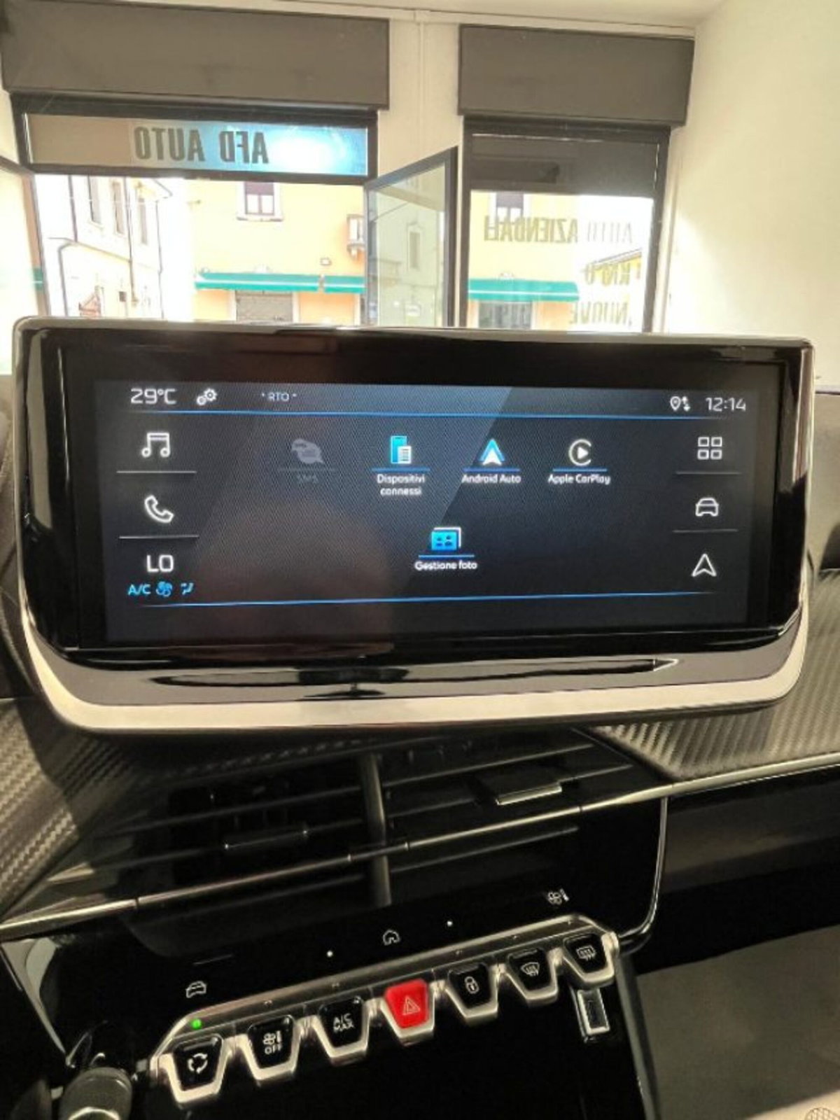 Peugeot 2008 1.2 hybrid Active 136cv e-dcs6 (17)