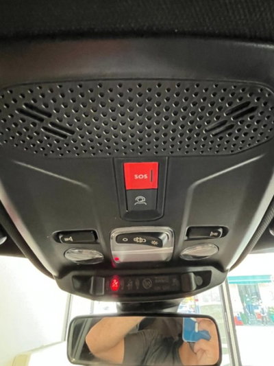 Peugeot 2008 1.2 hybrid Active 136cv e-dcs6 (20)