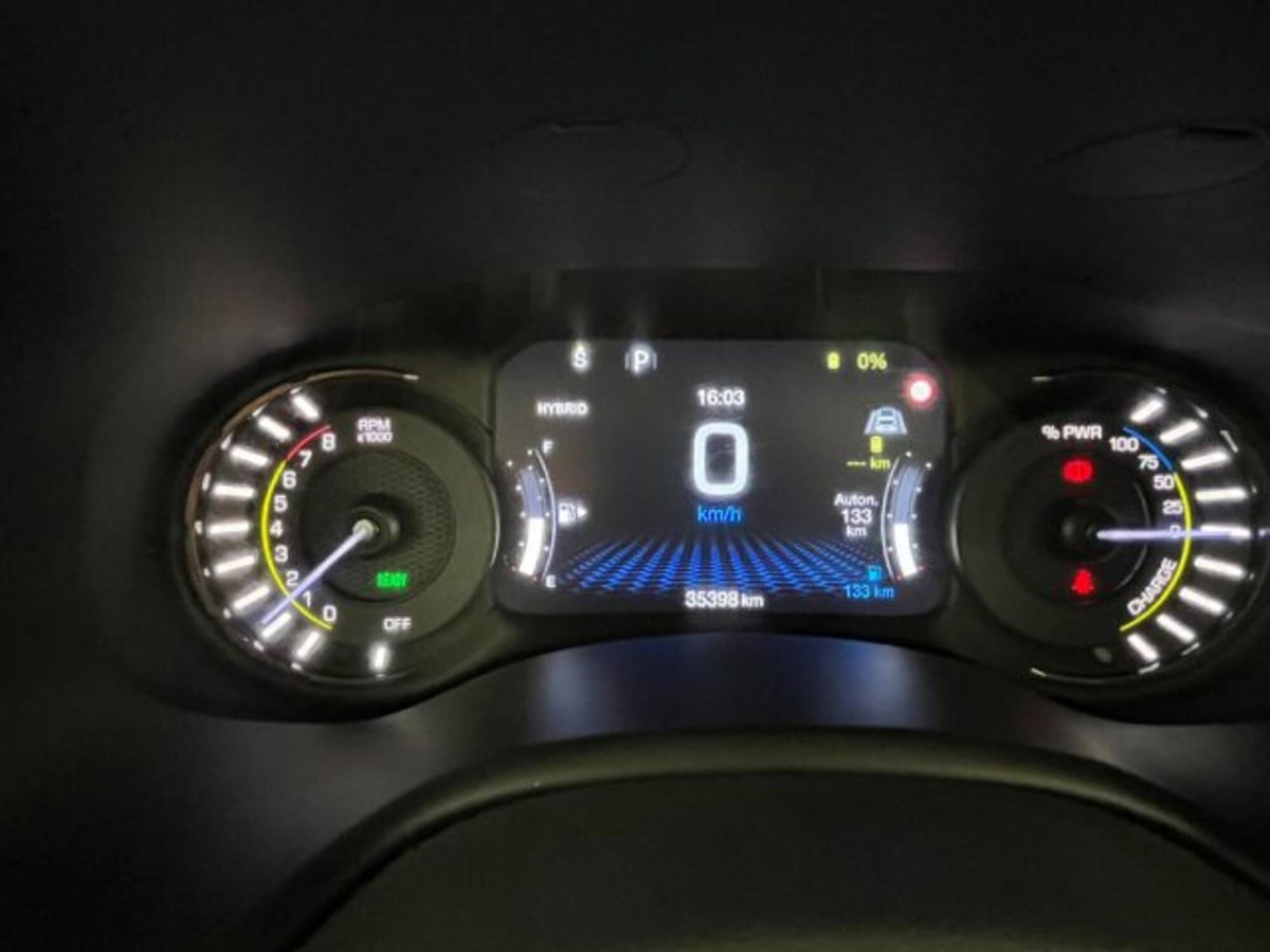 Jeep Renegade 1.3 T4 190CV PHEV 4xe AT6 Limited (16)