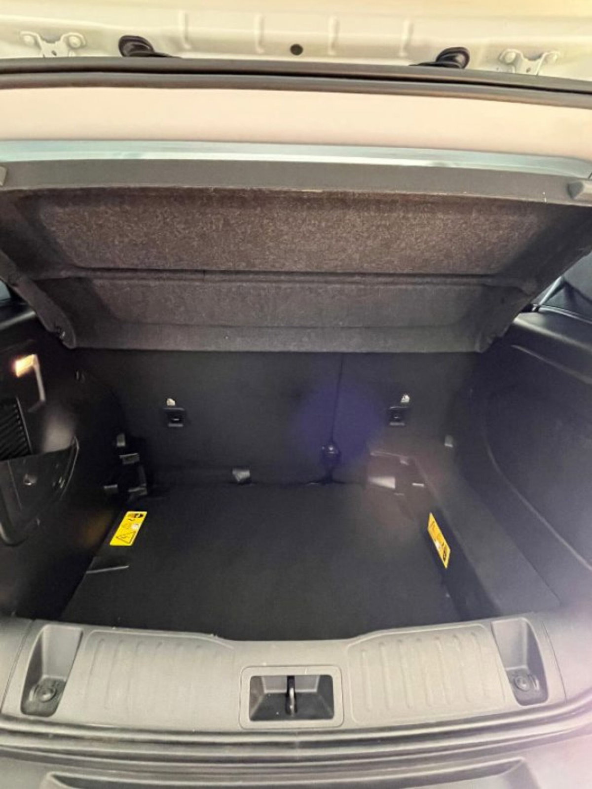 Jeep Renegade 1.3 T4 190CV PHEV 4xe AT6 Limited (9)